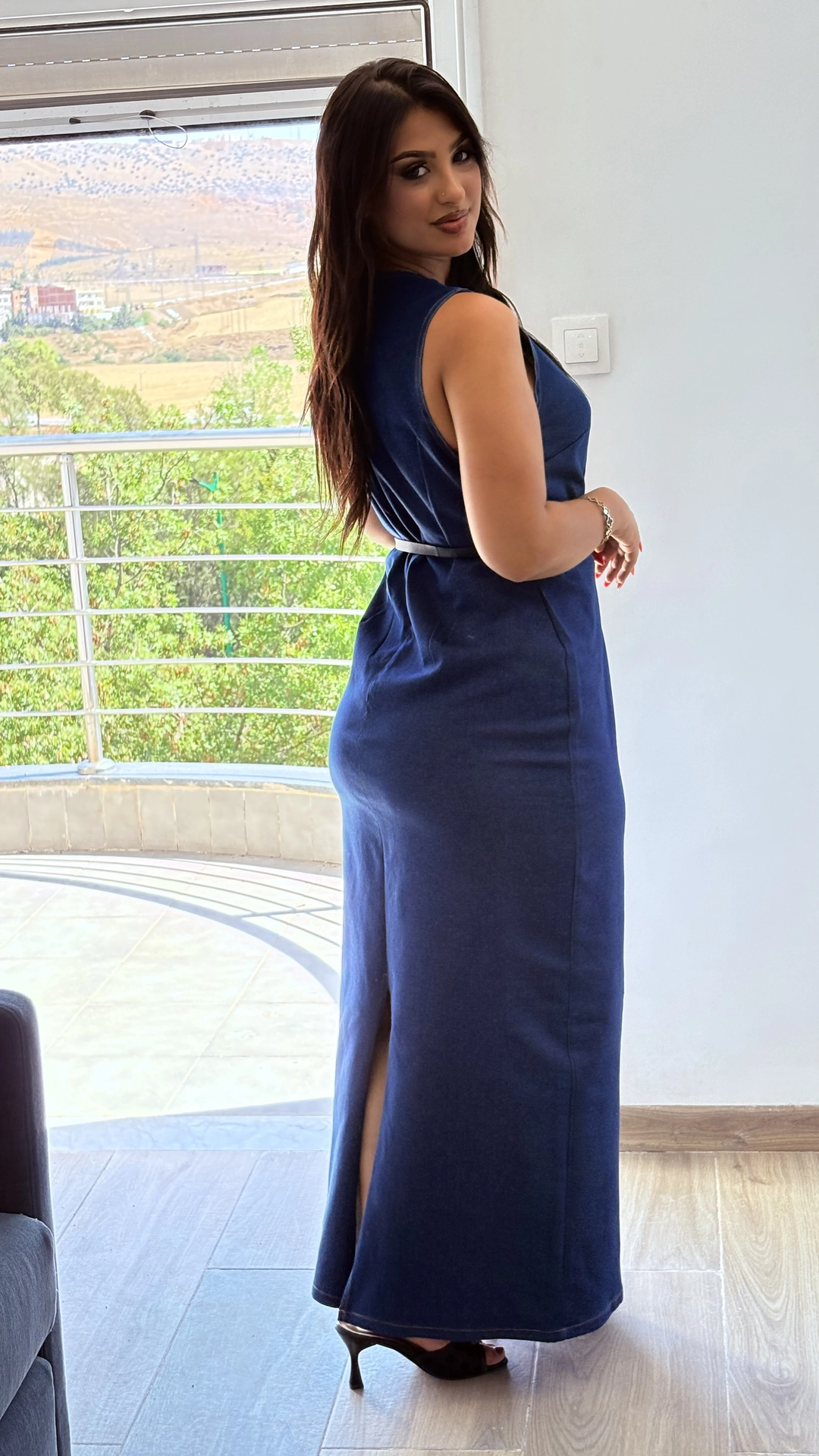 LA ROBE EN DENIM YARA - الصورة 6